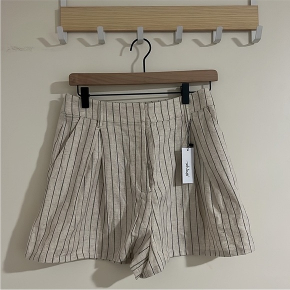 Premium Stripe Linen Blend Tailored Shorts - Picture 3 of 4